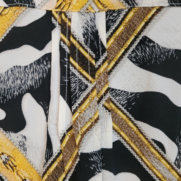 Latin Quarters Top - Picture 8 of 9